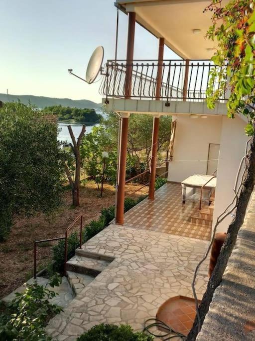 Ferienhaus Am Wasser - Kuca Rio - Iberische Finca In Dalmatien Bilice Exterior photo