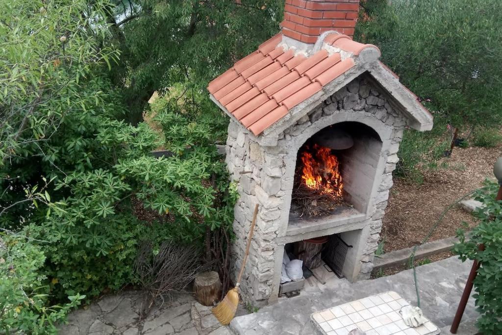 Ferienhaus Am Wasser - Kuca Rio - Iberische Finca In Dalmatien Bilice Exterior photo